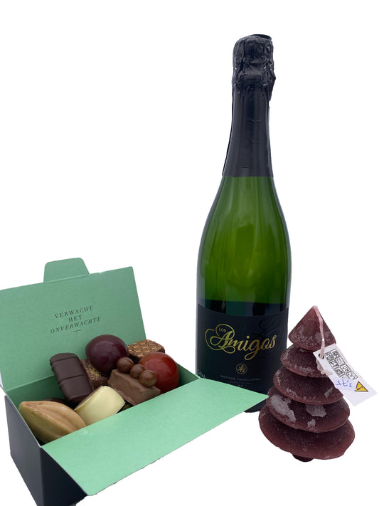 Kerstpakket met Cava, Visser Chocolade en kerstboom kaars